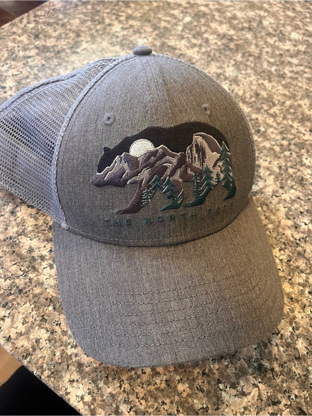The North Face Unisex Gray Trucker Hat with Mountain & Bear Embroidery OS